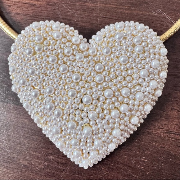 NATASHA Pearl Heart Statement
Necklace - Picture 6 of 8